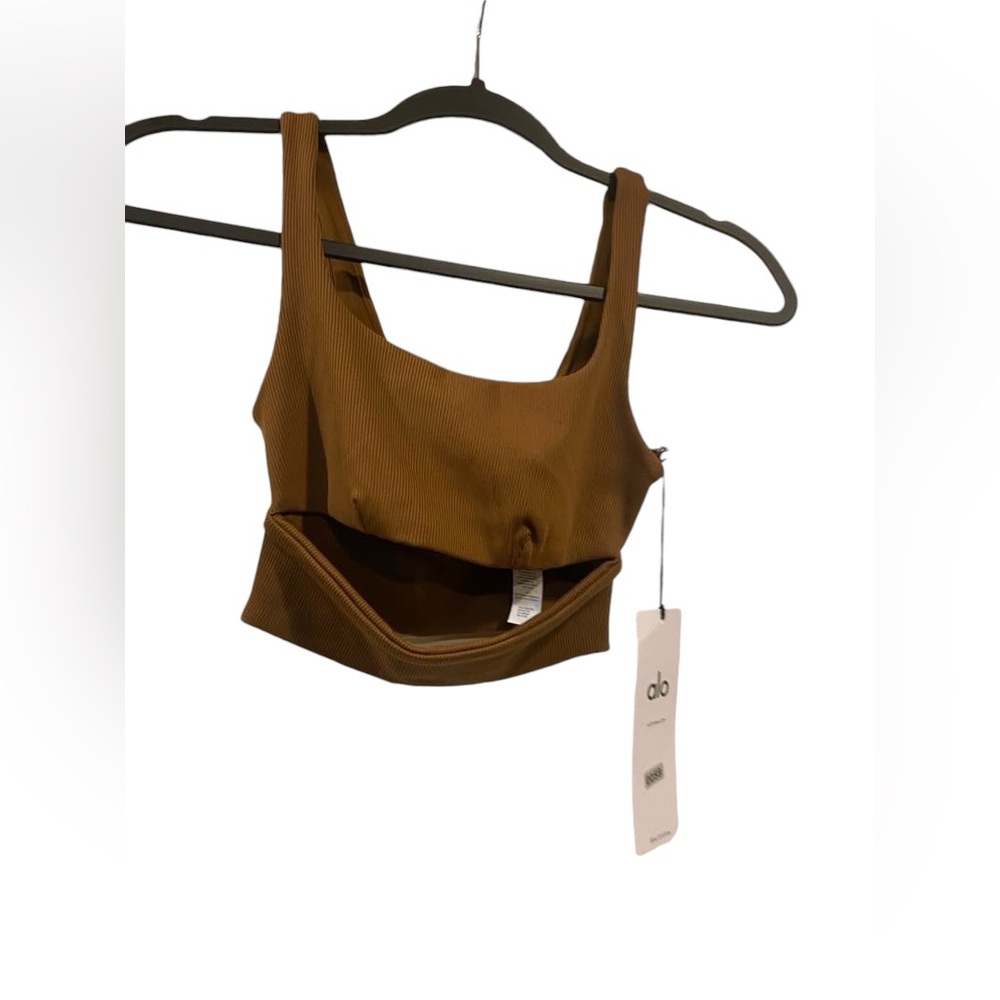 NWT Alo Yoga sports bra Size XS - Picture 1 of 5